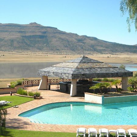 Black Mountain Leisure And Conference Hotel Groothoek Buitenkant foto