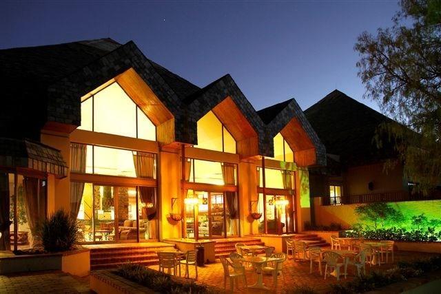Black Mountain Leisure And Conference Hotel Groothoek Buitenkant foto