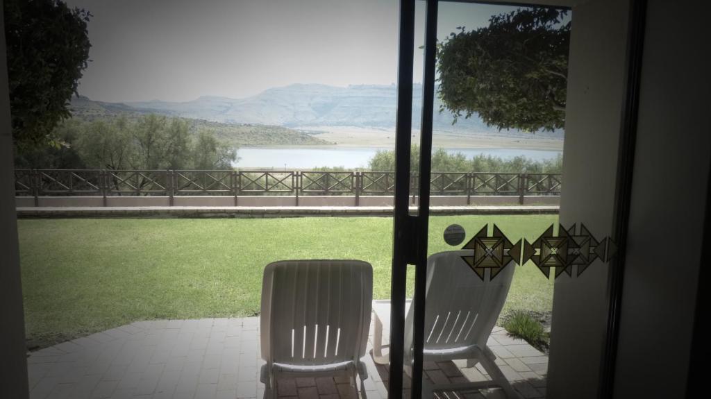 Black Mountain Leisure And Conference Hotel Groothoek Buitenkant foto