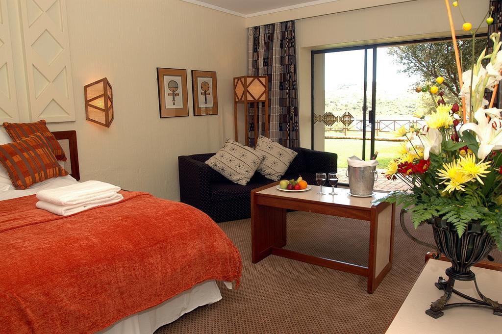 Black Mountain Leisure And Conference Hotel Groothoek Buitenkant foto