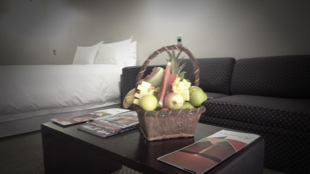 Black Mountain Leisure And Conference Hotel Groothoek Buitenkant foto
