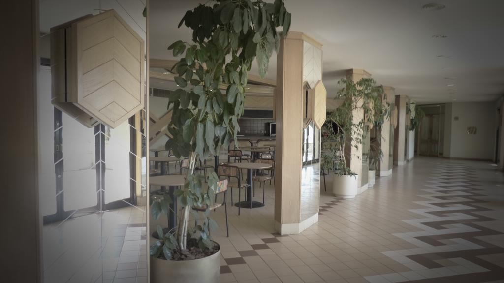 Black Mountain Leisure And Conference Hotel Groothoek Buitenkant foto
