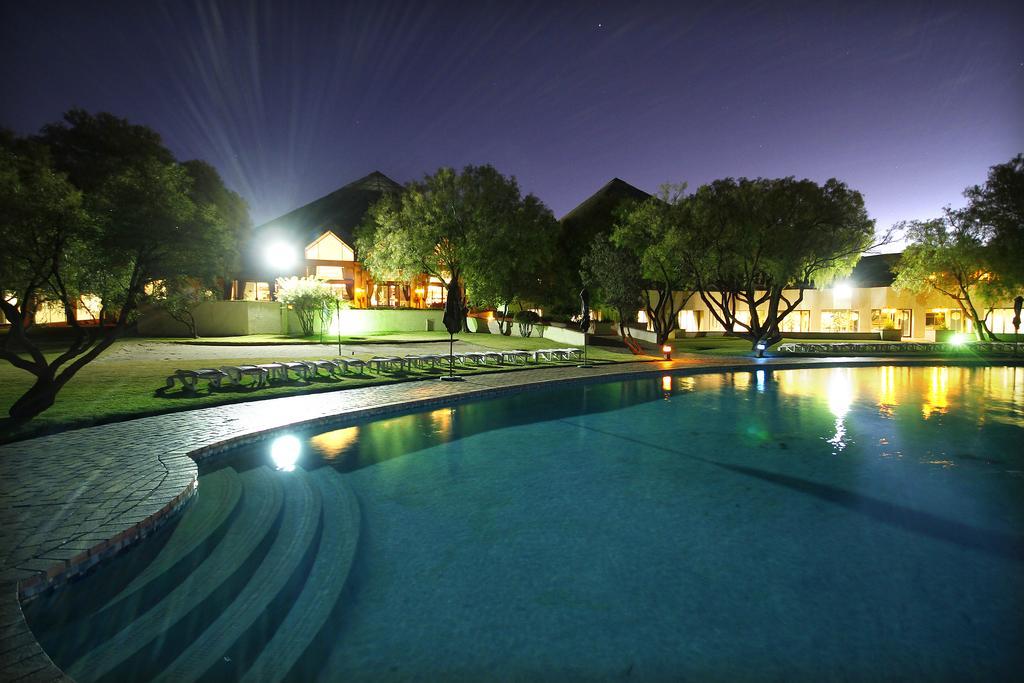 Black Mountain Leisure And Conference Hotel Groothoek Buitenkant foto