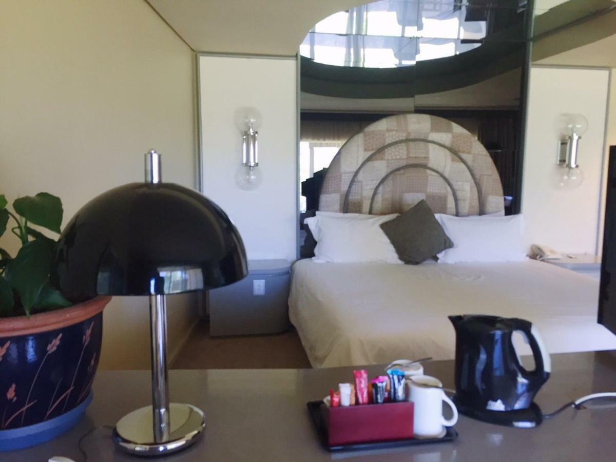 Black Mountain Leisure And Conference Hotel Groothoek Buitenkant foto