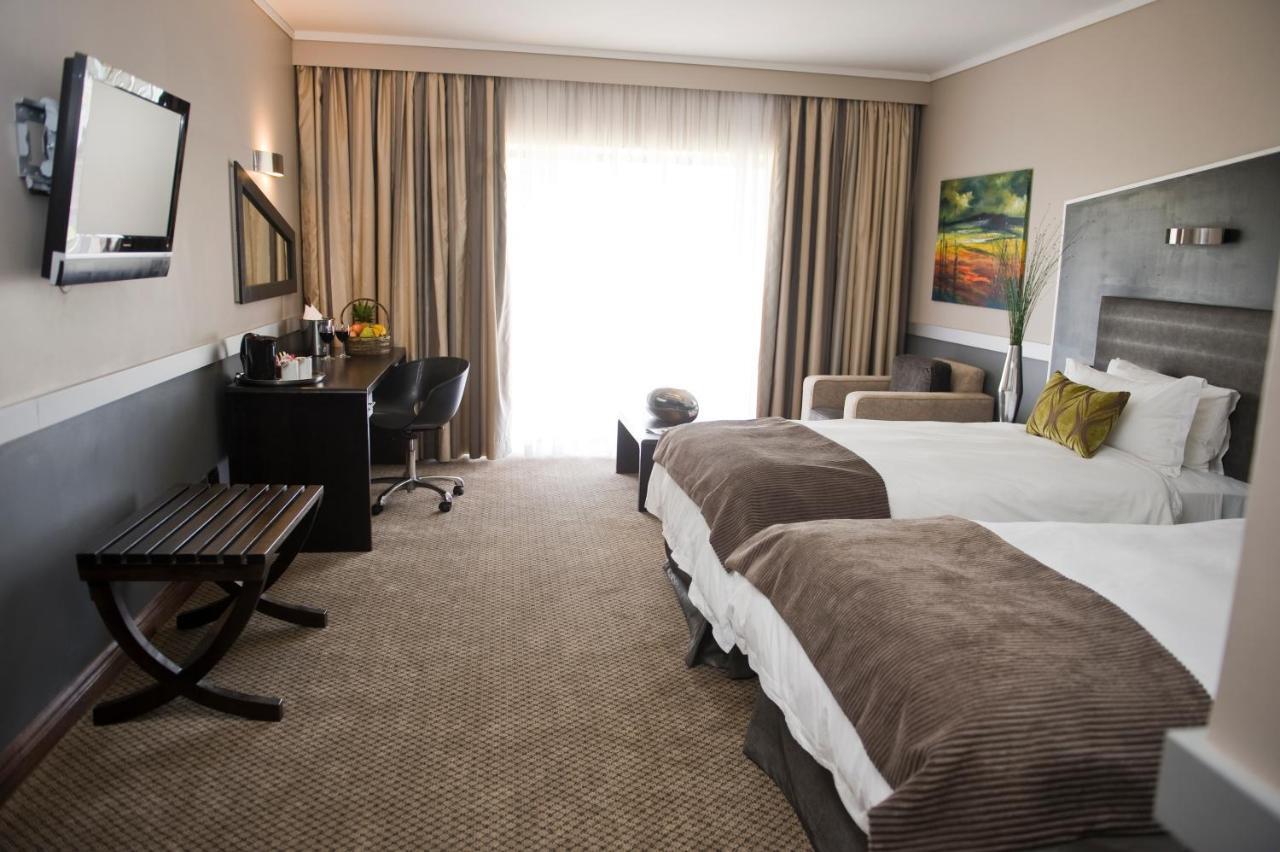 Black Mountain Leisure And Conference Hotel Groothoek Kamer foto